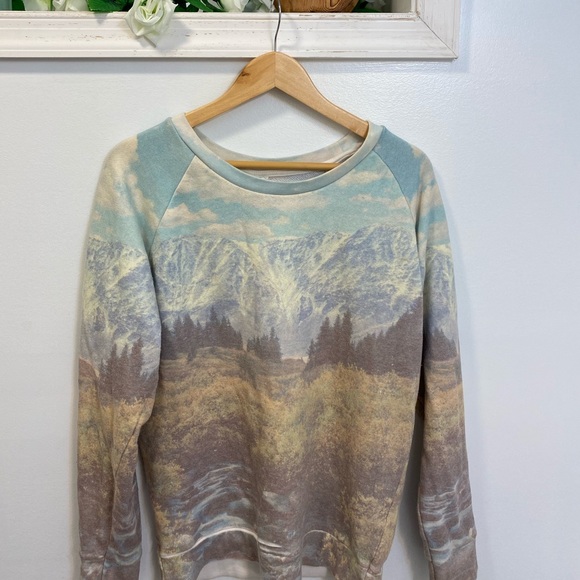 Mountain print crew neck sweater : size m : UO - Picture 2 of 5